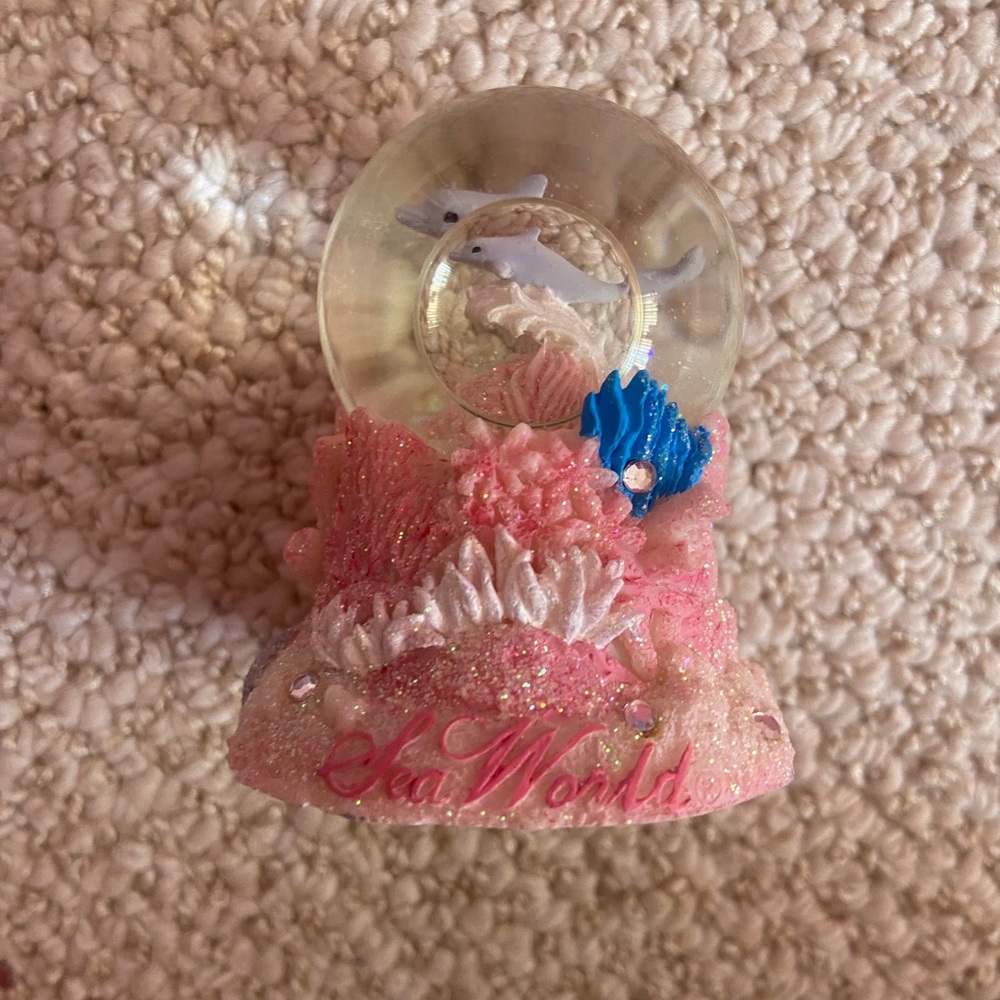 Mini Seaworld Snowglobe